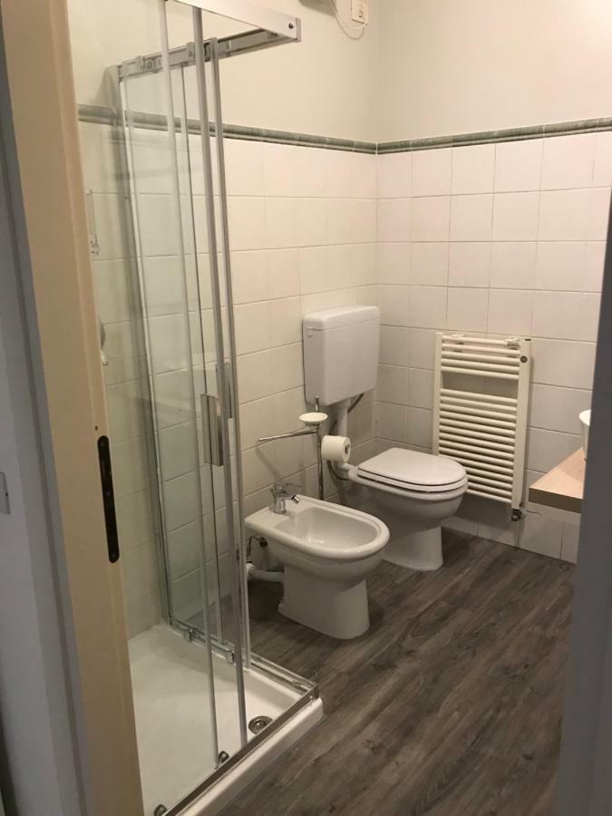 Grazioso Bilocale Metro/Centro Apartment Brescia Bagian luar foto
